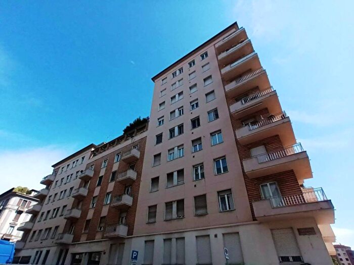 Appartamento bilocale in affitto in Via Giovanni Schiaparelli, Centrale, Milano