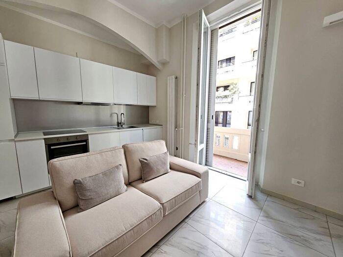 Appartamento bilocale in affitto in Via Costanza, Washington, Milano