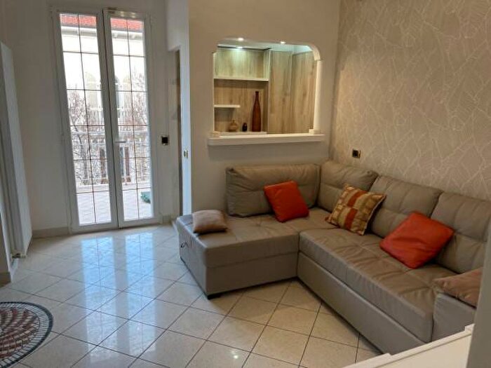 Appartamento con 6 locali in affitto in Viale Fratelli Bandiera, Riccione