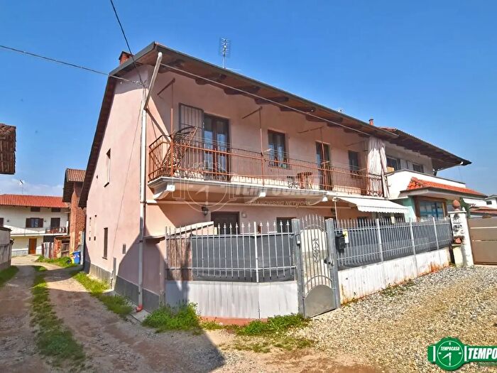 Casa con 5 locali in vendita in Via Buccole Grange di Front, Front