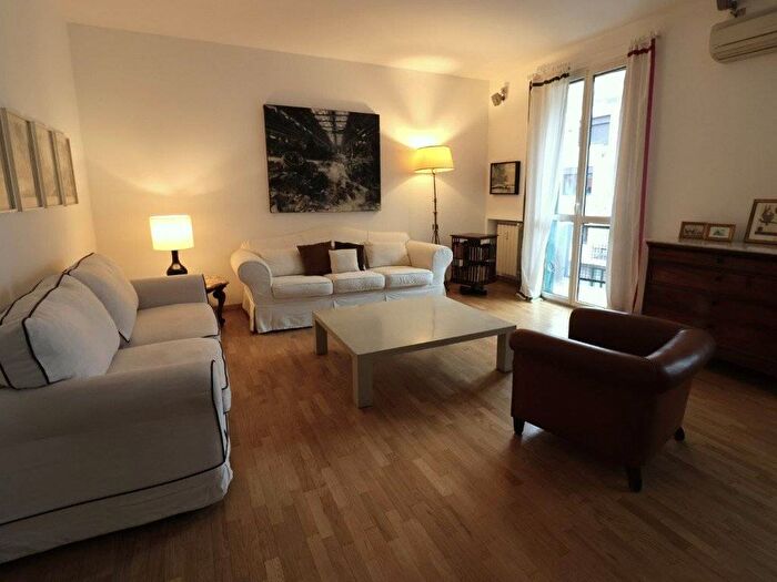 Appartamento con 6 locali in affitto in Via Carlo Poma, Indipendenza, Milano