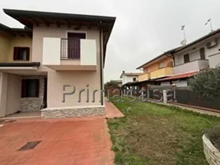 Casa quadrilocale in vendita in Via Risorgimento a, Rosolina