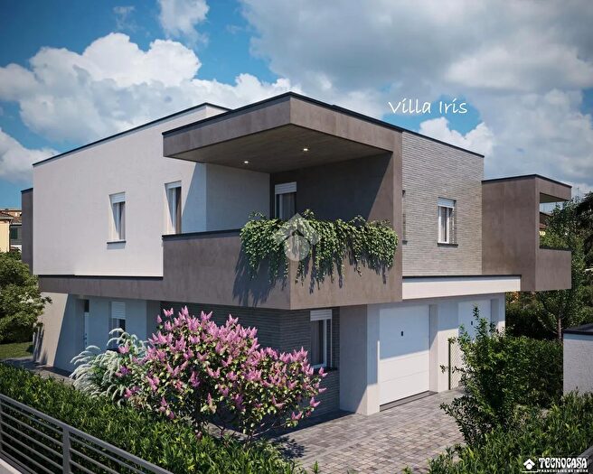 Casa quadrilocale in vendita in Via Divisione Acqui, Carpi