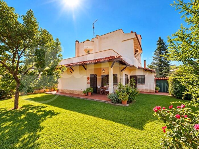 Casa quadrilocale in vendita in via metauro, Tor San Lorenzo Nuova California, Ardea