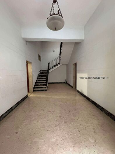 Casa con 15 locali in vendita in Mazara Del Vallo