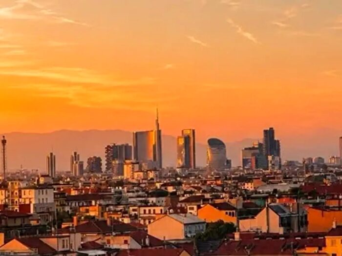 Appartamento trilocale in vendita in Via Savona, Milano