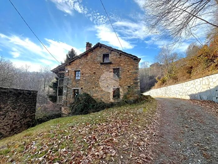 Casa con 7 locali in vendita in Strada Scuola Apostolica, Muzzano