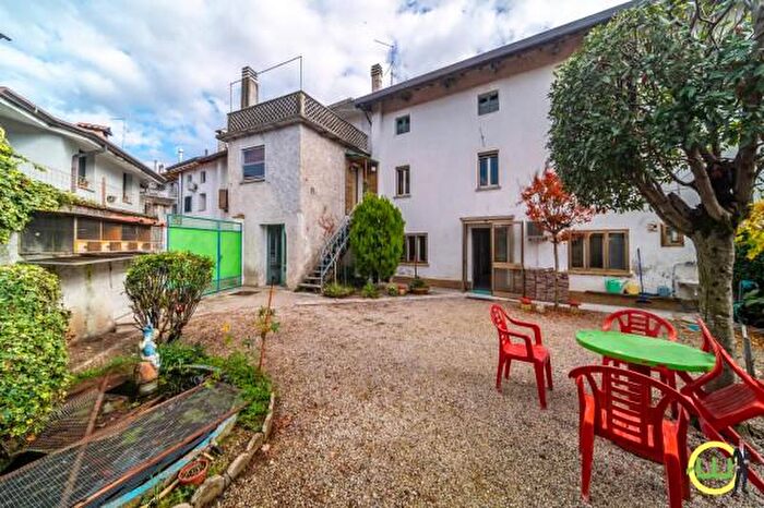 Casa con 6 locali in vendita in Via Camillo Benso di Cavour, Talmassons