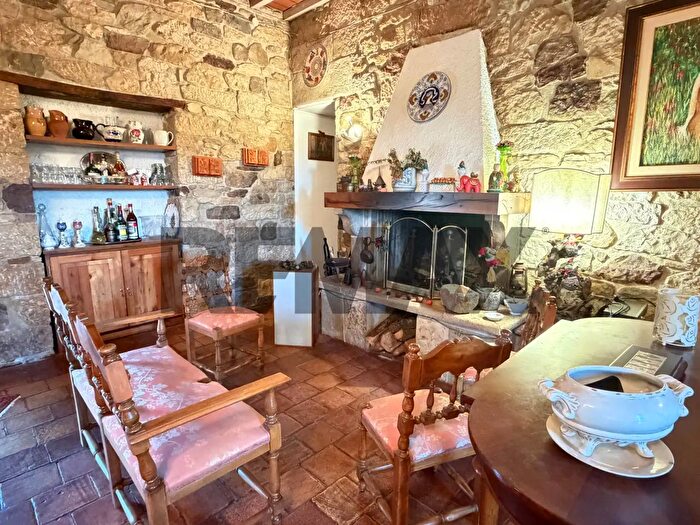 Casa con 7 locali in vendita in Via Colle, Civitacampomarano