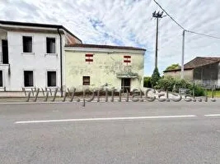 Casa con 5 locali in vendita in Via Torre, Salizzole