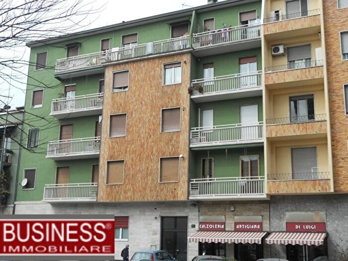 Appartamento trilocale in affitto in Piazzale Bonomelli, Ripamonti Fondazione Prada, Milano