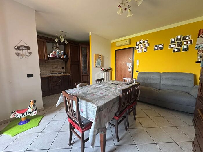 Appartamento con 5 locali in vendita in Suzzara