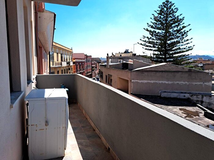 Appartamento trilocale in affitto in Vico Giulio Cesare, Monserrato