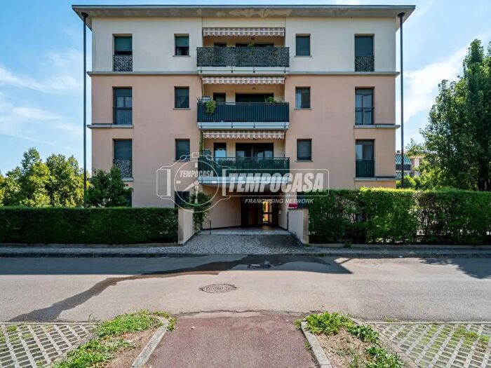 Appartamento trilocale in vendita in Largo Marco Biagi, Reggio nell'Emilia