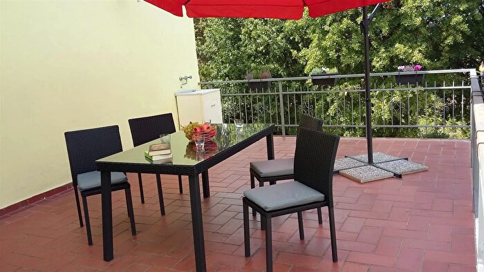 Appartamento con 5 locali in affitto in Gambassi Terme