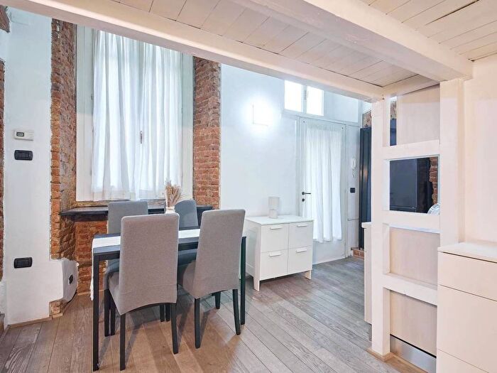 Appartamento bilocale in affitto in Corso Garibaldi, Moscova, Milano