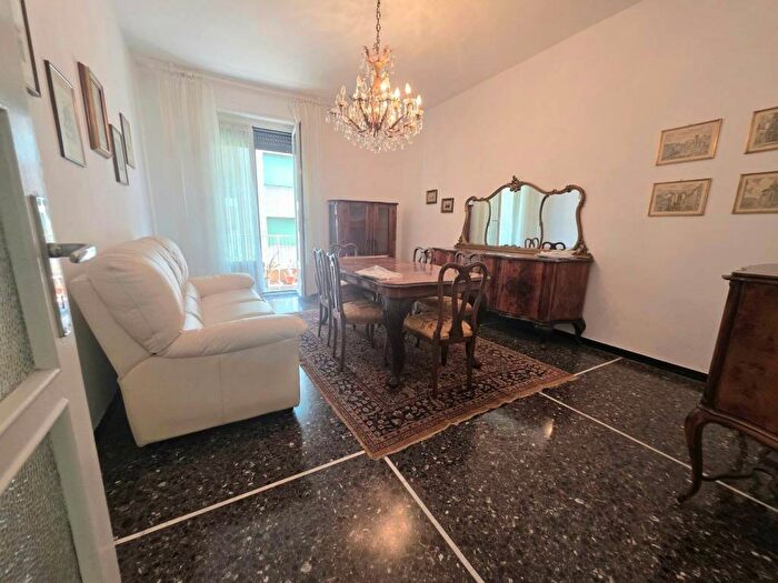 Appartamento con 6 locali in affitto in Centro Storico, Savona