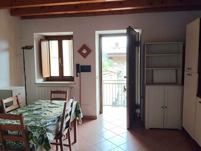 Appartamento bilocale in vendita in Via Chiese, Vobarno