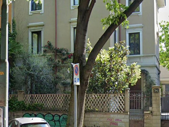 Casa trilocale in affitto in Via Teodosio, Casoretto, Milano