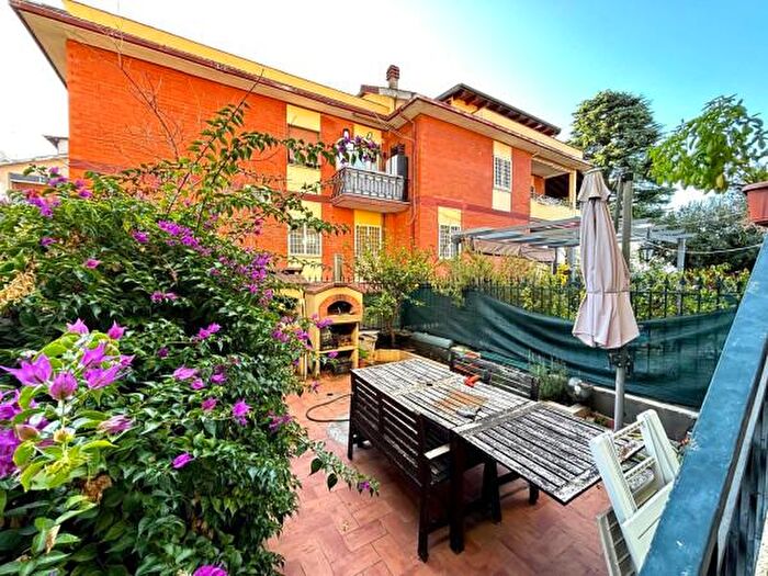 Casa trilocale in vendita in Via Rozzano, Roma