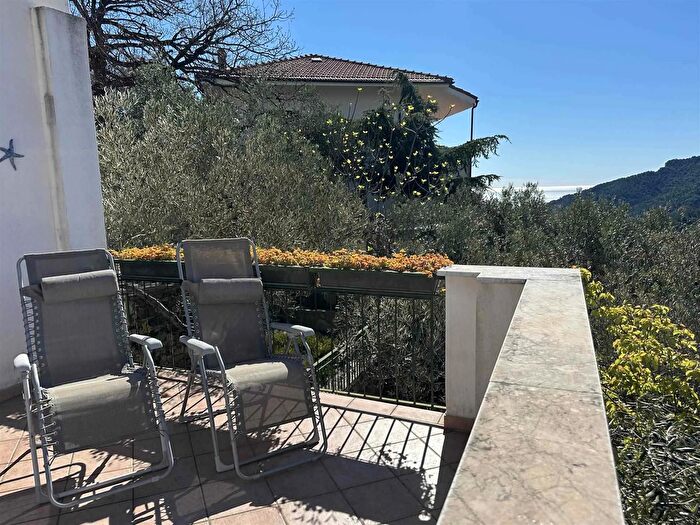 Casa quadrilocale in vendita in Noli Savona Sv, Noli