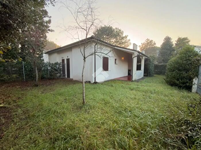 Appartamento trilocale in vendita in Viale degli Ulivi, Comacchio