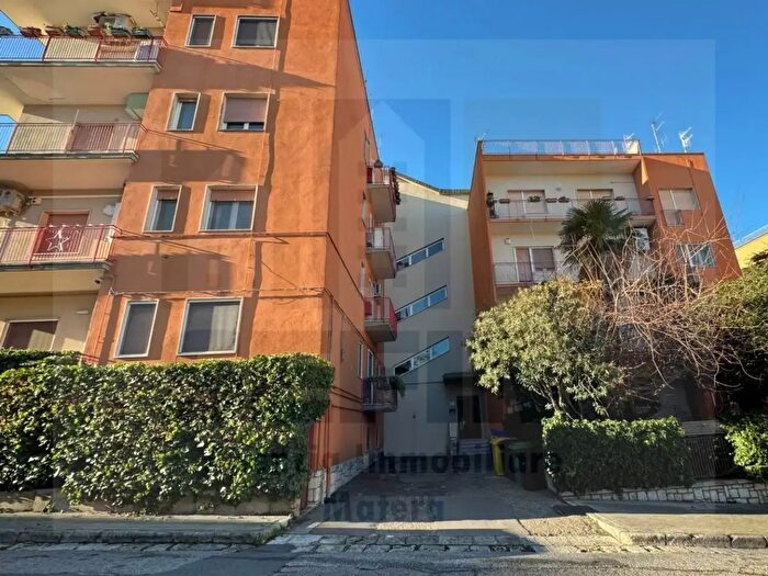 Appartamento quadrilocale in vendita in Via Gagarin, Matera
