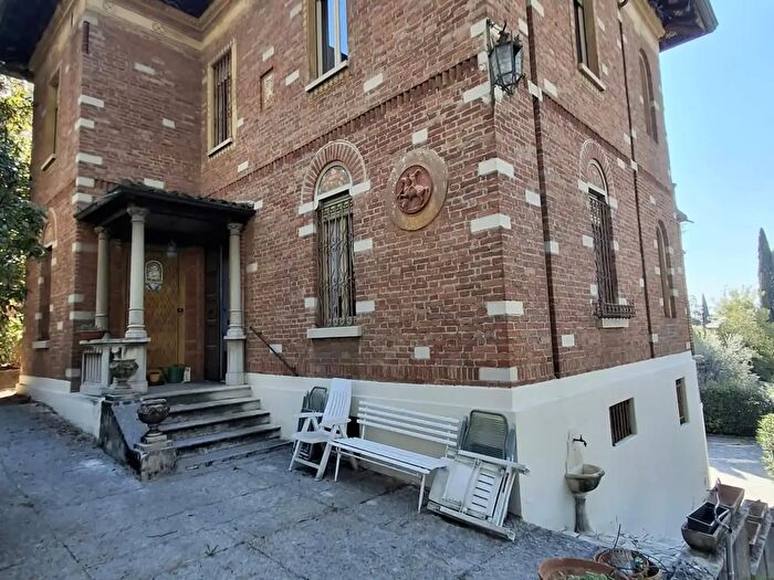 Casa con 10 locali in vendita in Via Privata Mai, Brescia