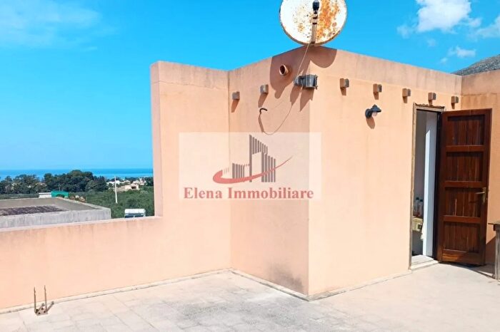 Appartamento con 5 locali in vendita in Alcamo