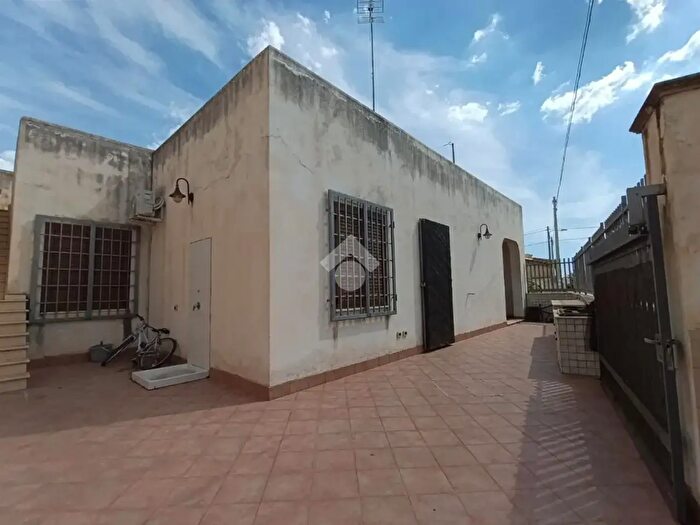 Casa quadrilocale in vendita in Via Ovest, Campobello Di Mazara