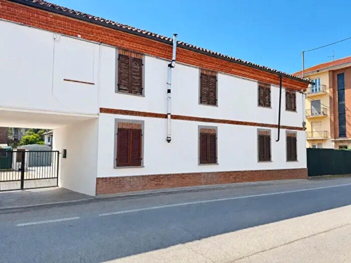 Casa con 5 locali in vendita in Frazione Quarto Inferiore, Asti