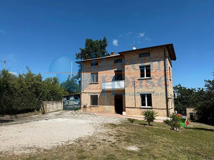 Casa con 5 locali in vendita in Contrada San Giuseppe, Controguerra