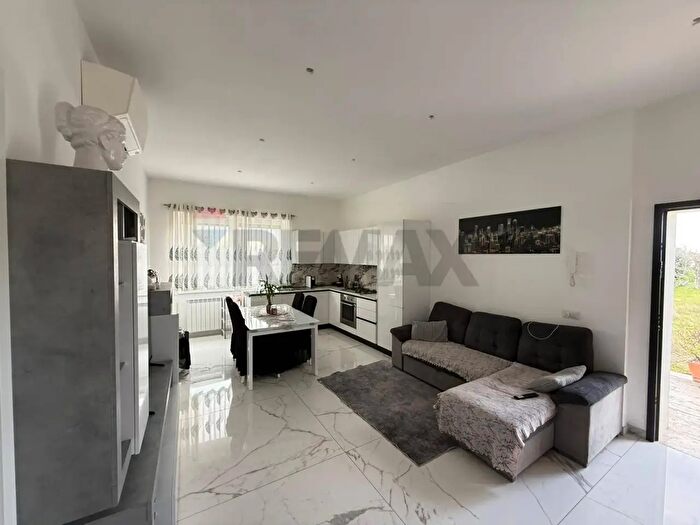 Appartamento trilocale in vendita in Roma