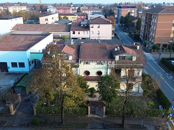 Casa con 7 locali in vendita in Via San Lodovico, Rio Saliceto