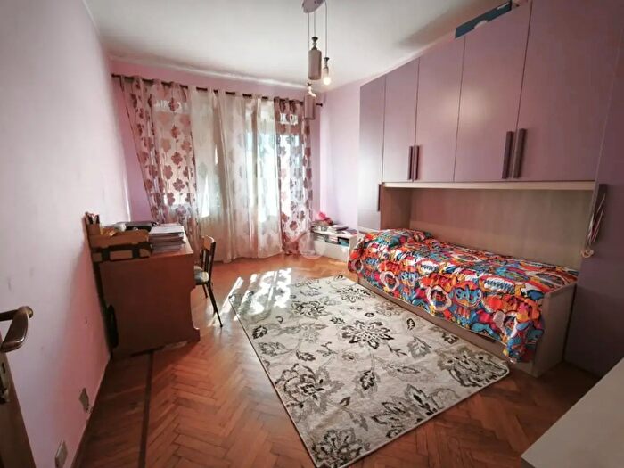 Appartamento trilocale in vendita in Via Monte Rosa, Torino