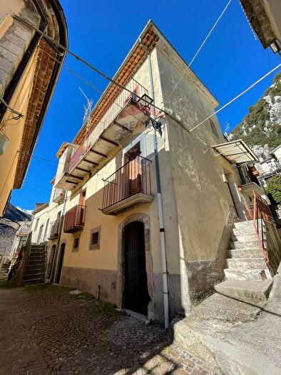 Case in Vendita e in Affitto - 3