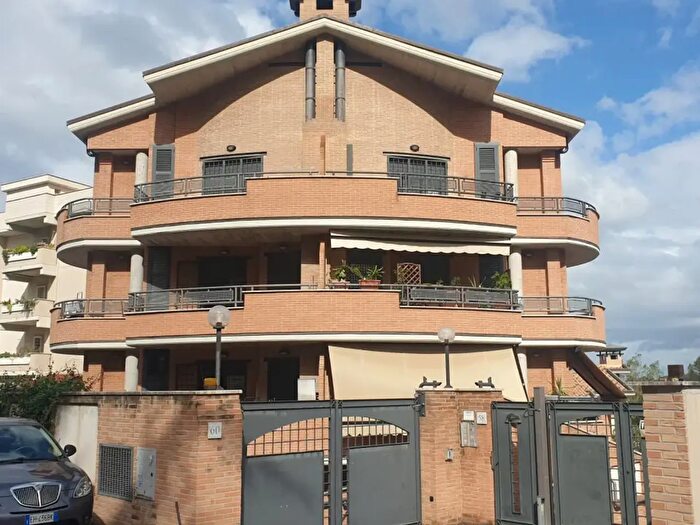 Appartamento bilocale in affitto in Via della Rimessola, Roma