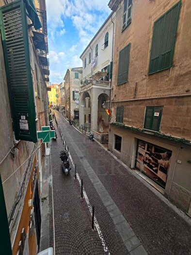 Appartamento trilocale in vendita in Via Giuseppe Garibaldi, Ventimiglia