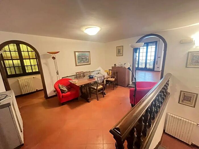 Appartamento quadrilocale in vendita in Via Puccini, Viareggio