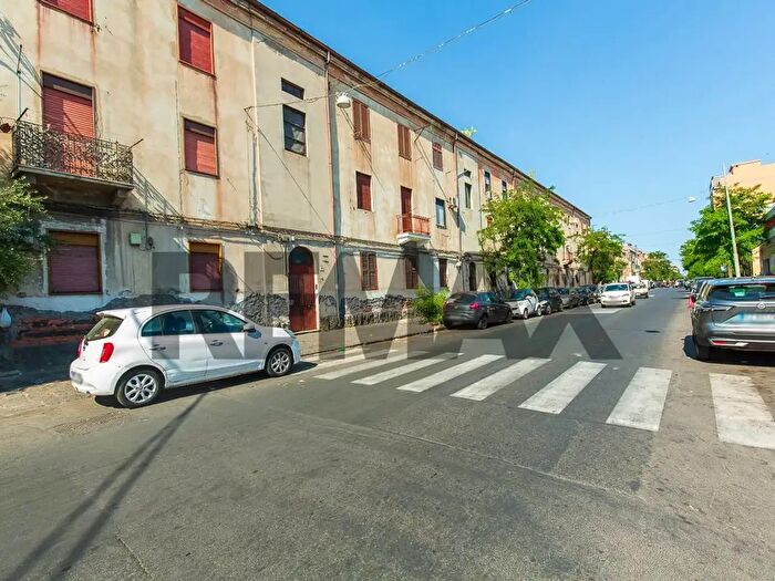Appartamento trilocale in vendita in Via della Concordia, Catania