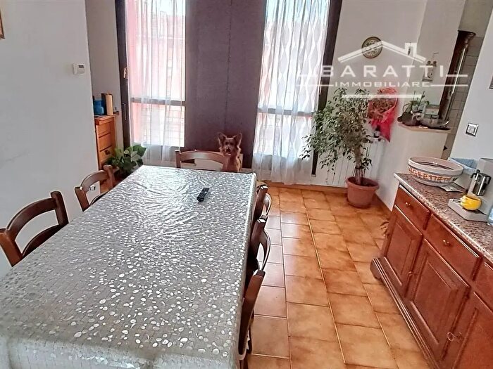 Appartamento con 8 locali in vendita in Ostiglia