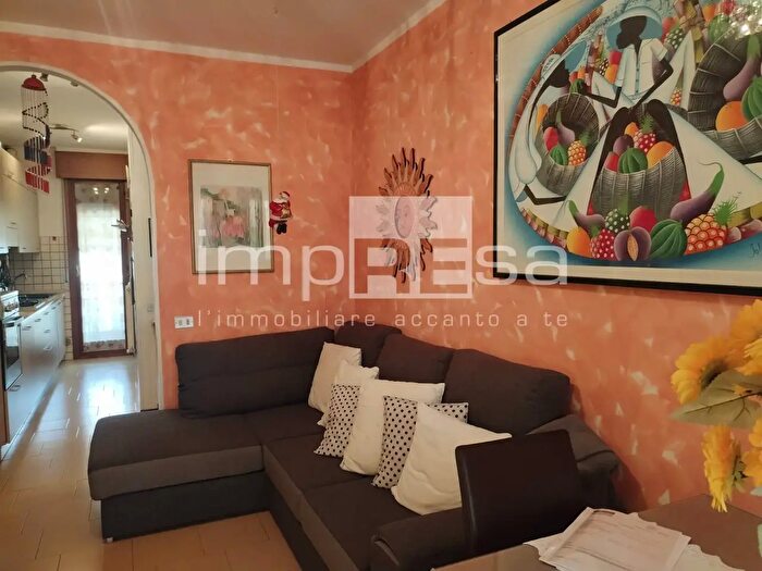 Appartamento trilocale in vendita in Viale Biasuzzi Paese, Paese