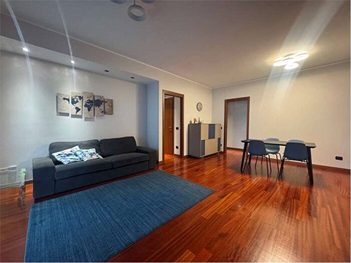 Appartamento trilocale in affitto in via andrea e pietro cascella, Santa Giulia, Milano