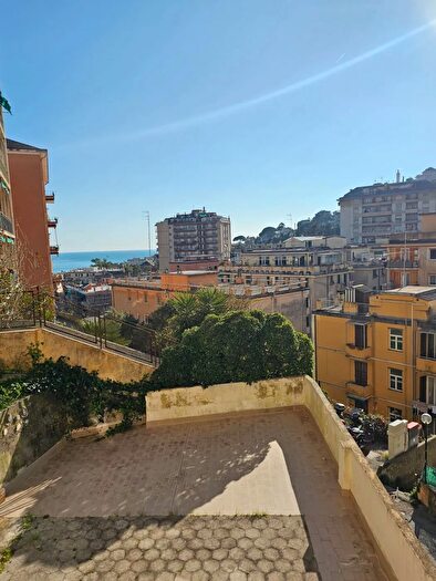 Appartamento trilocale in vendita in Via Vespucci, Genova