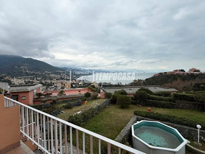 Appartamento trilocale in vendita in Via della Pineta, Arenzano