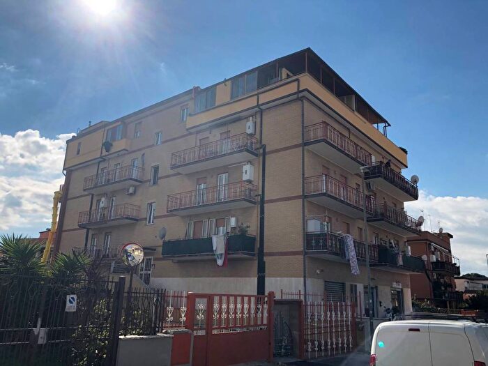 Appartamento trilocale in affitto in Via Felice da Montecchio, Dragona, Roma