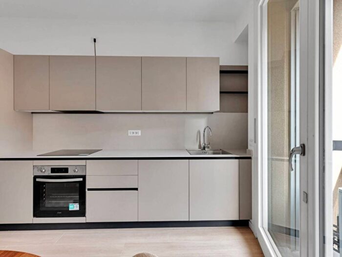 Appartamento trilocale in affitto in Corso Vercelli, Vercelli Wagner, Milano