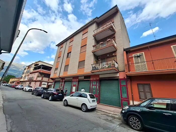 Appartamento con 5 locali in vendita in Via Santa Lucia, Sora