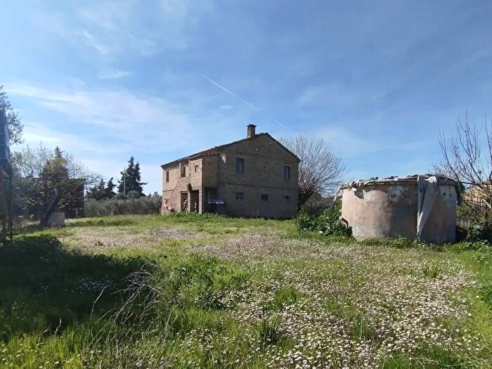 Casa con 6 locali in vendita in Recanati