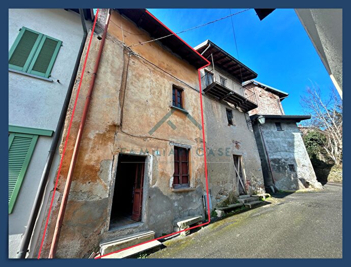Casa bilocale in vendita in Via Monte Grappa, Cazzago Brabbia